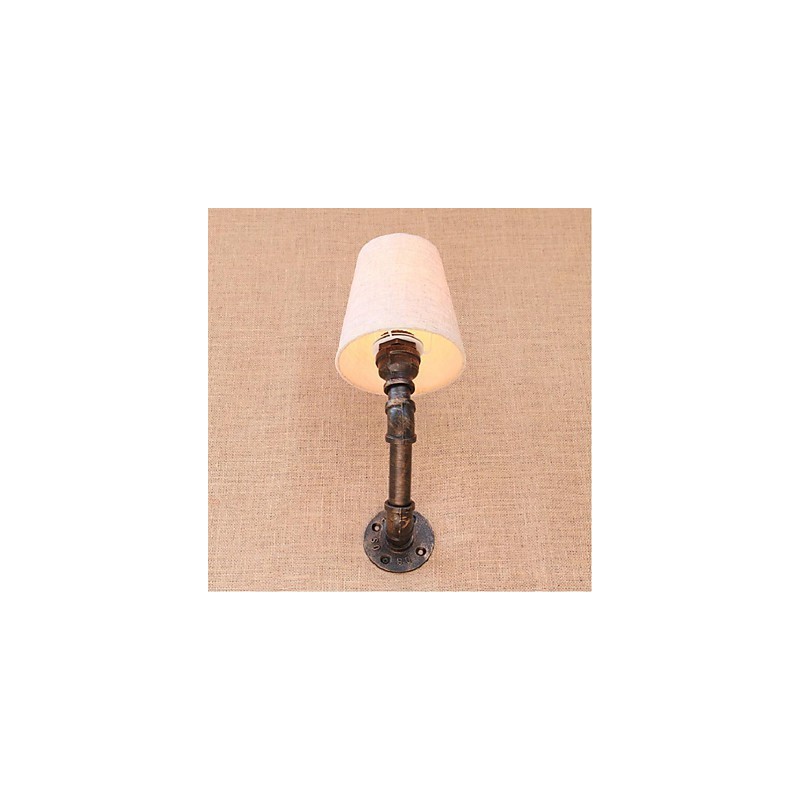 Applique da parete rustica in ottone con luce ambientale
