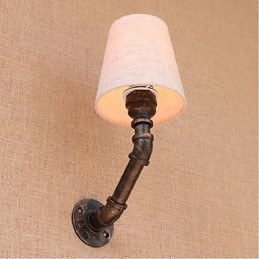Applique da parete rustica in ottone con luce ambientale