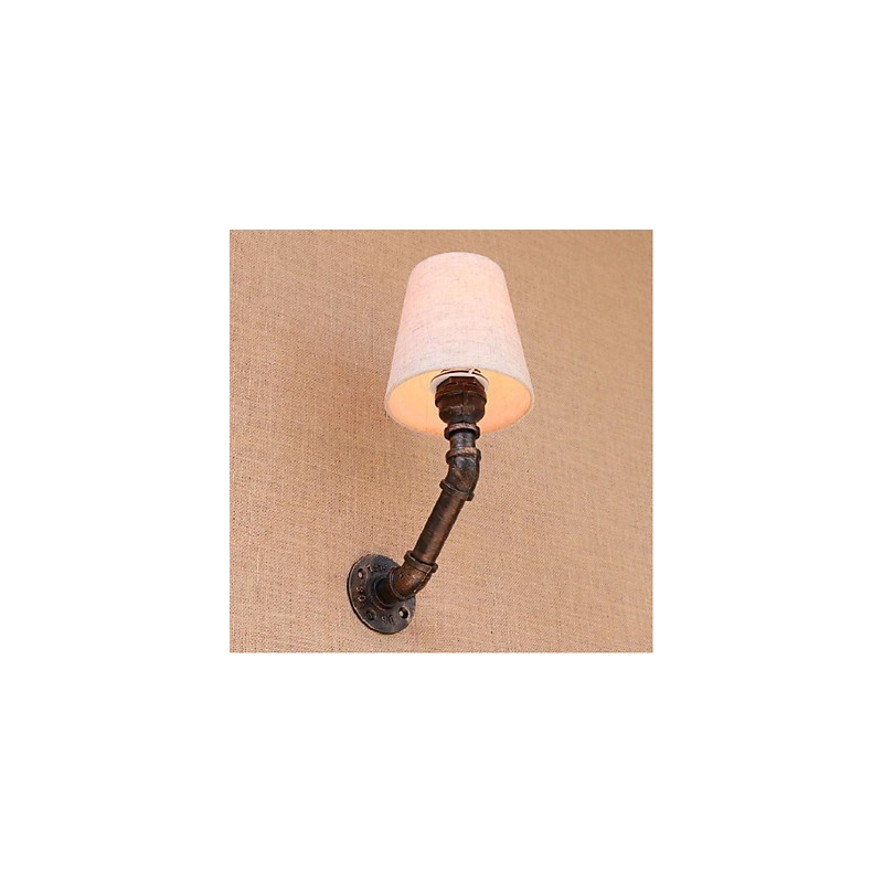 Applique da parete rustica in ottone con luce ambientale
