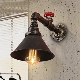 Applique da parete industriale retrò in metallo con tubi dell'acqua