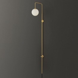 Applique da parete moderna a globo in vetro con finitura oro spazzolato