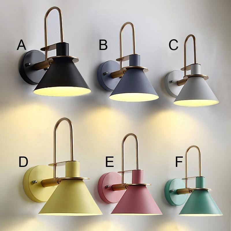 Applique da parete nordica Makron con specchio, lampada frontale creativa