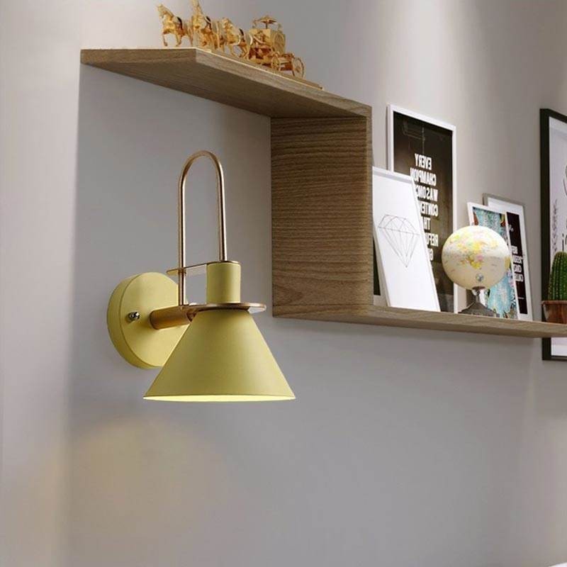 Applique da parete nordica Makron con specchio, lampada frontale creativa