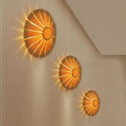 Applique da parete rotonda in bambù con fiori, tessuta a mano