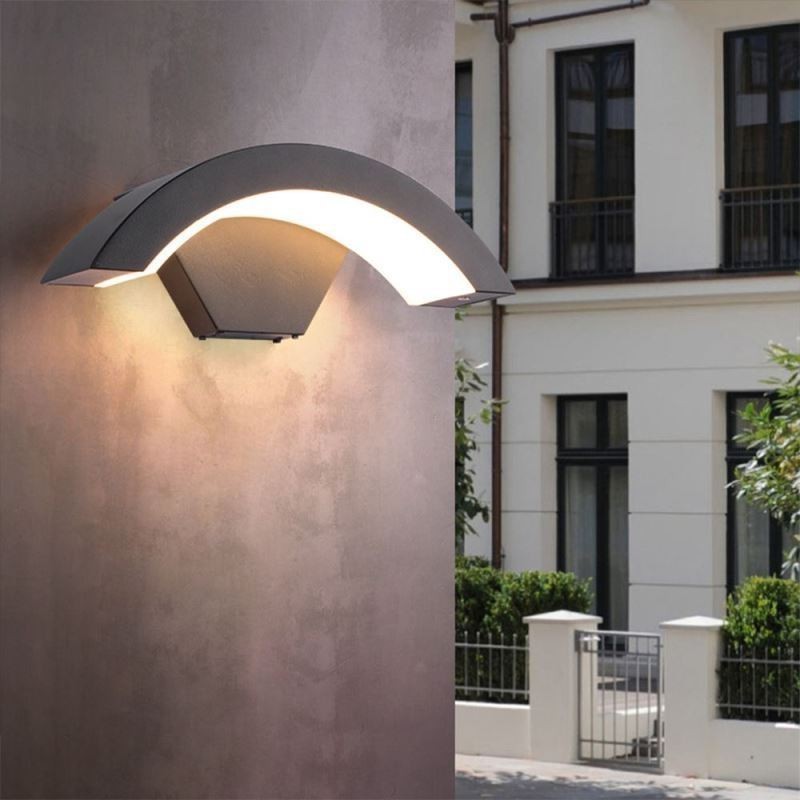 Applique da parete LED a mezzaluna impermeabile in alluminio per giardino