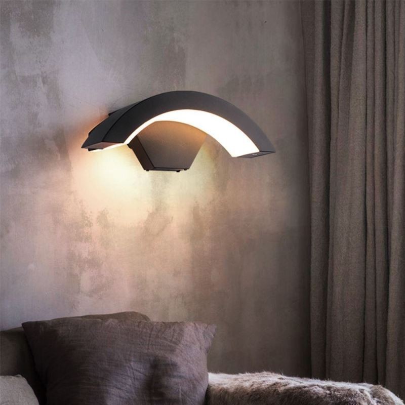 Applique da parete LED a mezzaluna impermeabile in alluminio per giardino