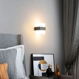 Applique da parete LED minimalista impermeabile per patio in acrilico