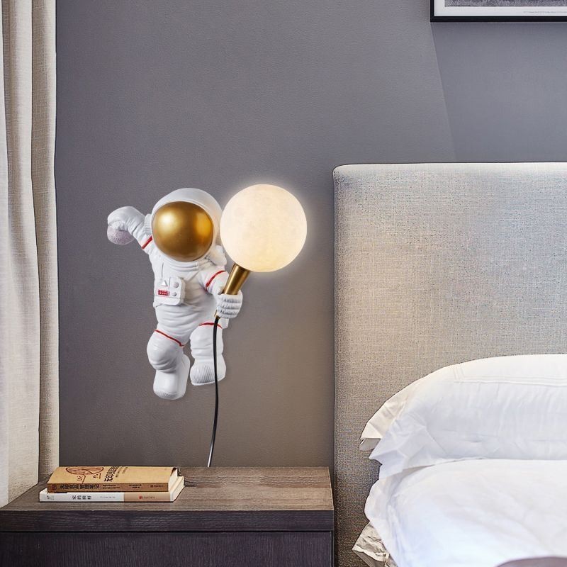 Applique da parete LED moderna in resina con astronauta per bambini 22×36 cm