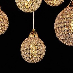 Lampada a sospensione moderna in metallo placcato oro con cristalli a globo