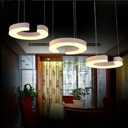 Lampadario a sospensione in acrilico tipo C, 3 luci