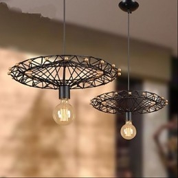 Lampadario a sospensione industriale country americano in ferro nero