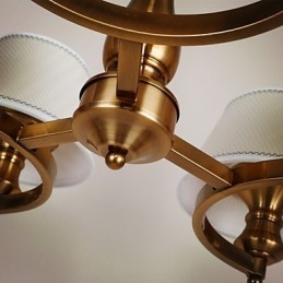 Lampadario mini rustico Lodge in metallo galvanostegiato oro con paralume bianco